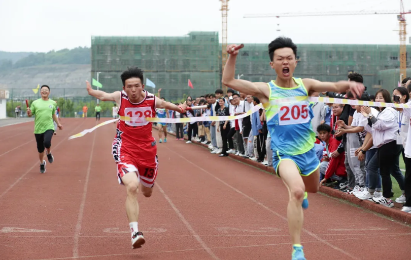 青春正起航 拼搏不落幕 | 學(xué)院第二屆學(xué)生田徑運(yùn)動(dòng)會(huì)勝利閉幕